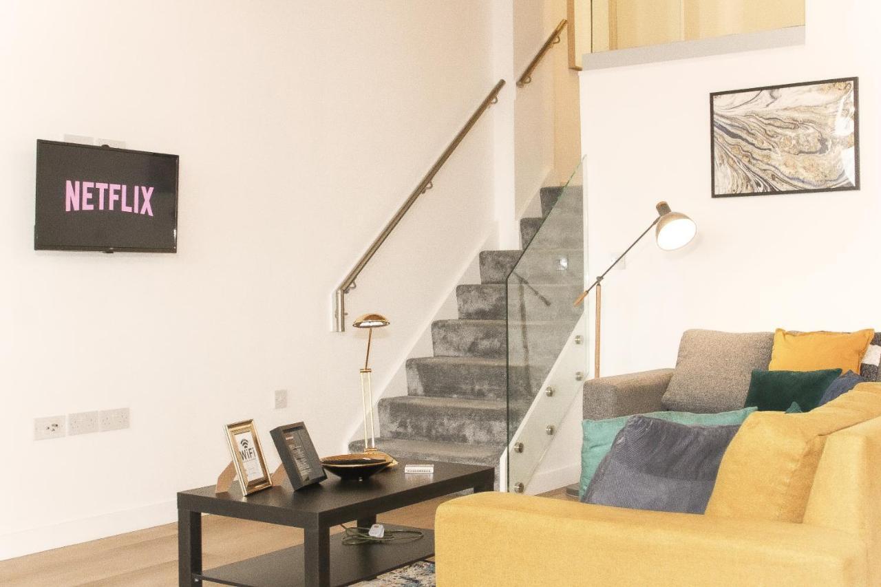 Modern Luxury Serviced Duplex Apartments By Repose- 150 Metro Court, West Bromwich Exteriér fotografie
