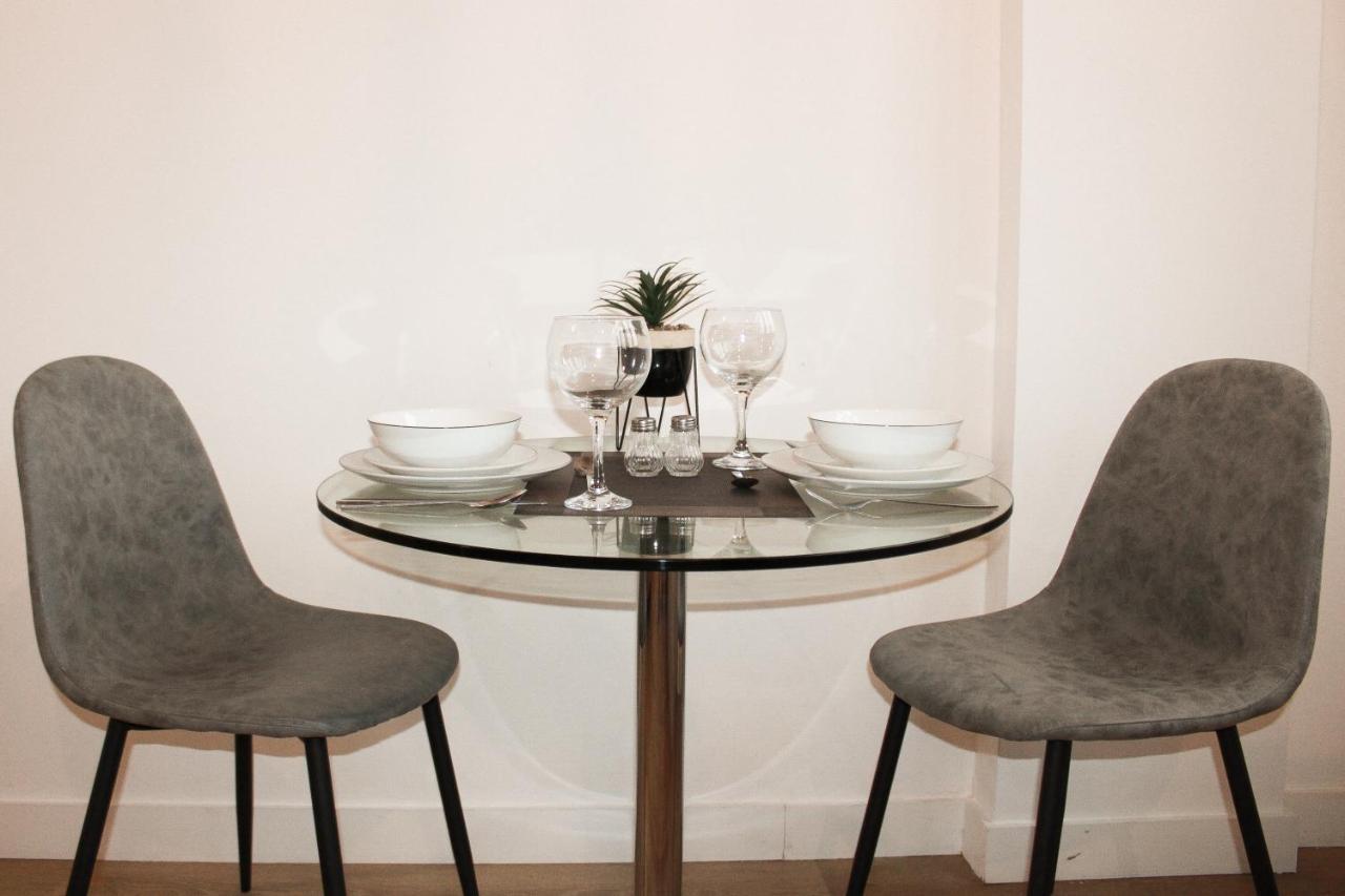 Modern Luxury Serviced Duplex Apartments By Repose- 150 Metro Court, West Bromwich Exteriér fotografie