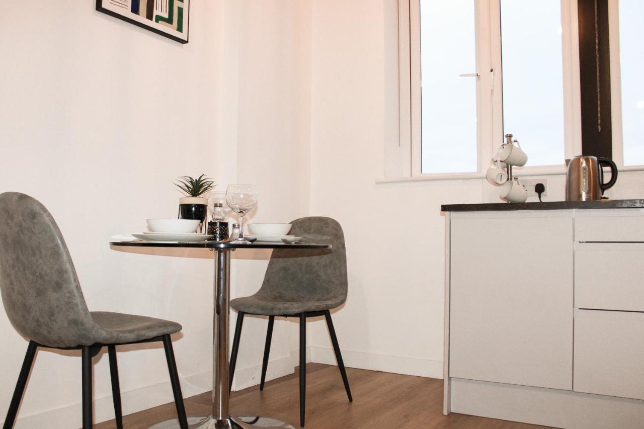 Modern Luxury Serviced Duplex Apartments By Repose- 150 Metro Court, West Bromwich Exteriér fotografie
