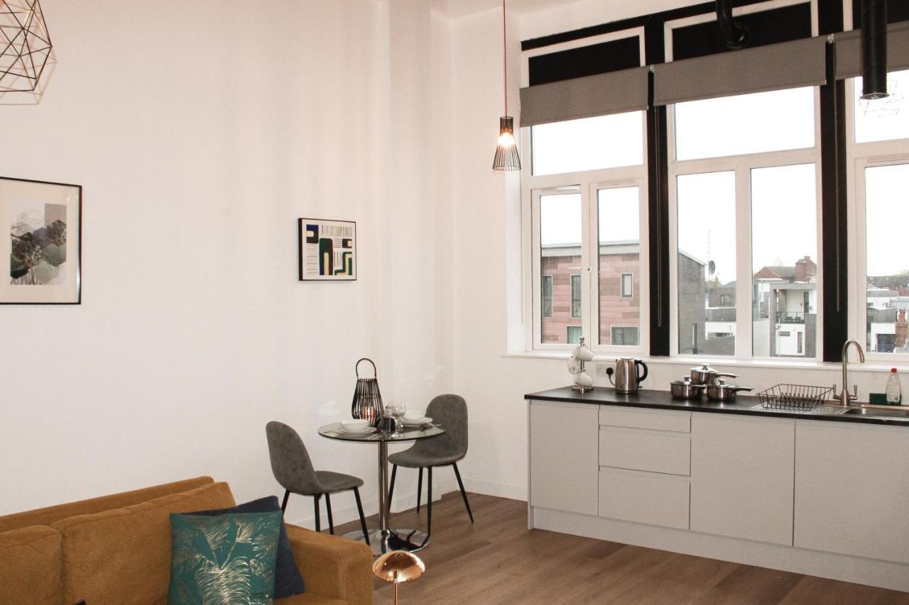 Modern Luxury Serviced Duplex Apartments By Repose- 150 Metro Court, West Bromwich Exteriér fotografie